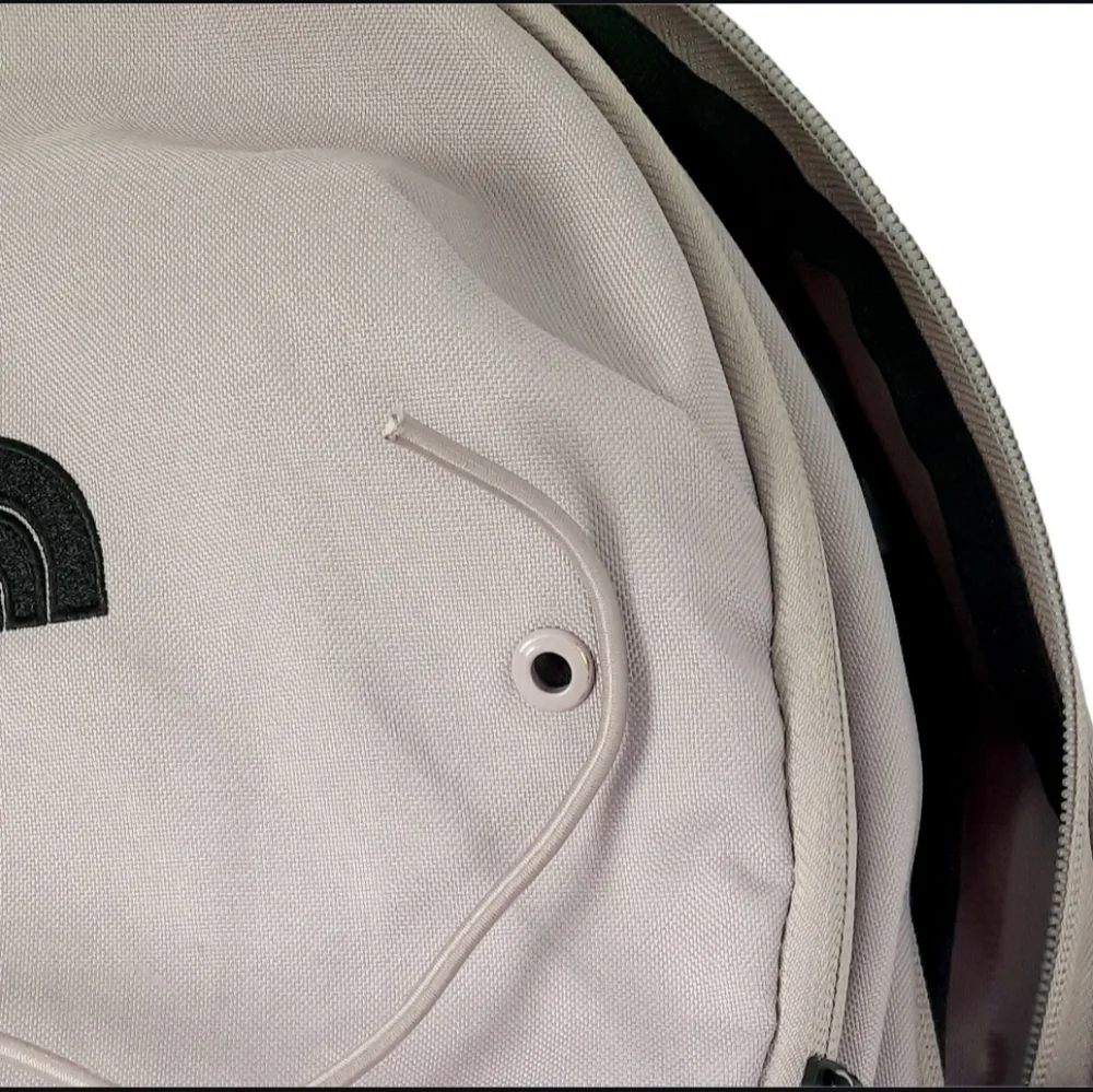 THE NORTH FACE Women's Jester Backpack, Ashen Purple/ TNF Black, OS - USED
